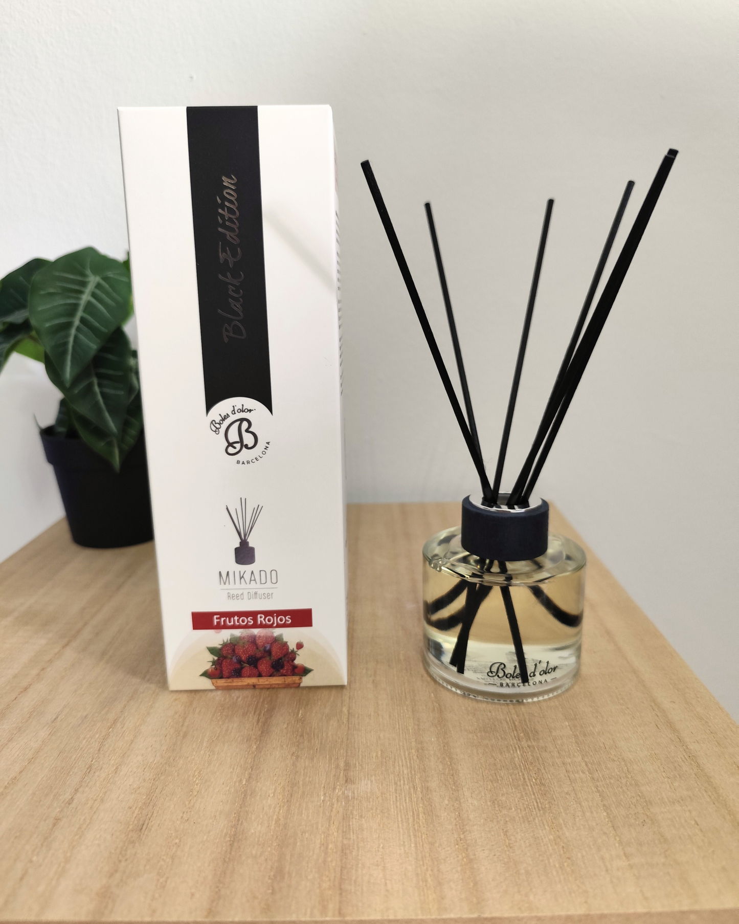 FRUTOS ROJOS Mikado- BLACK EDITION (125ml)