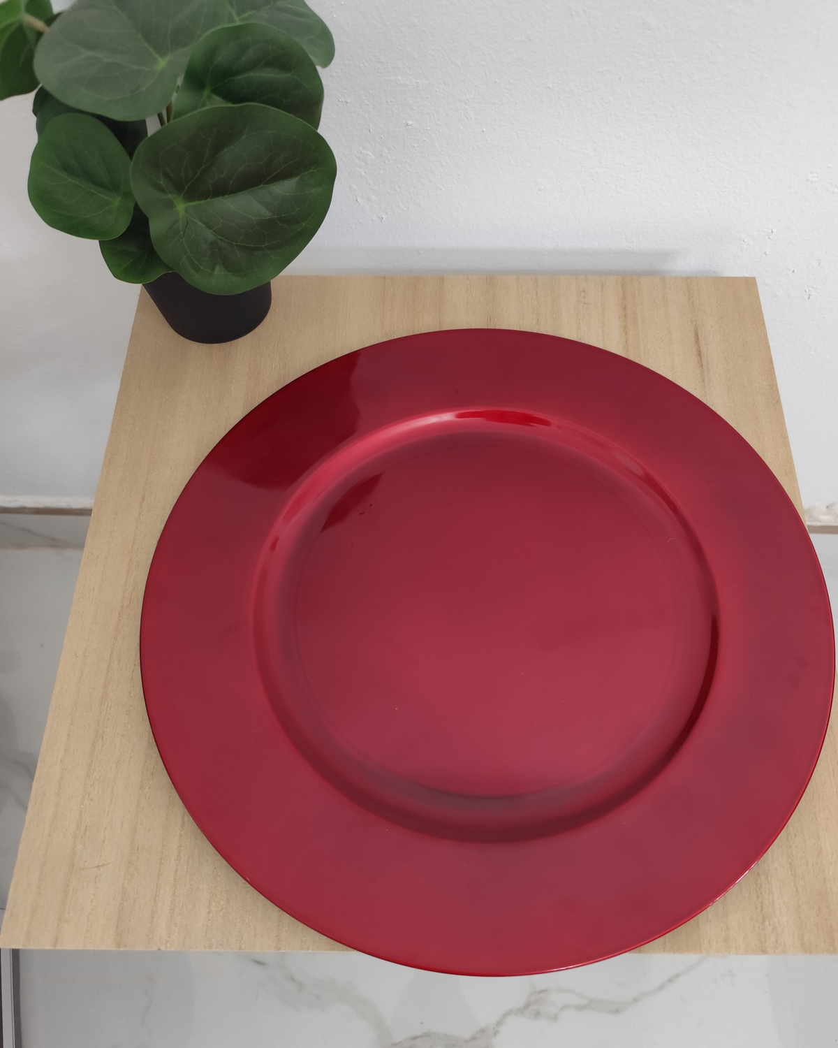 Bandeja decorativa roja lisa
