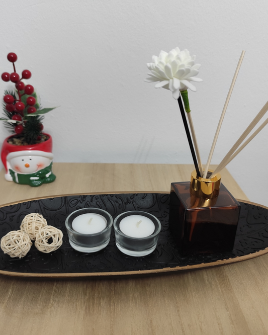 Hoja decorativa con complementos