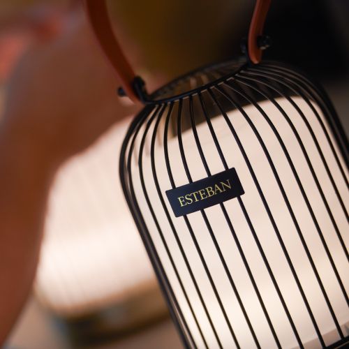 Farolillo Luz y Aroma – Difusor de Perfume Inalámbrico Esteban Paris (negro)